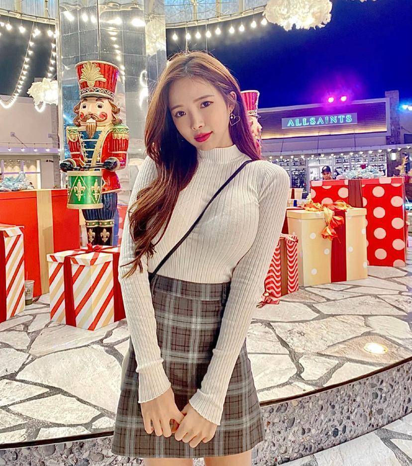 针织衫温柔大方显身材这样打扮的女生适合做女朋友吗