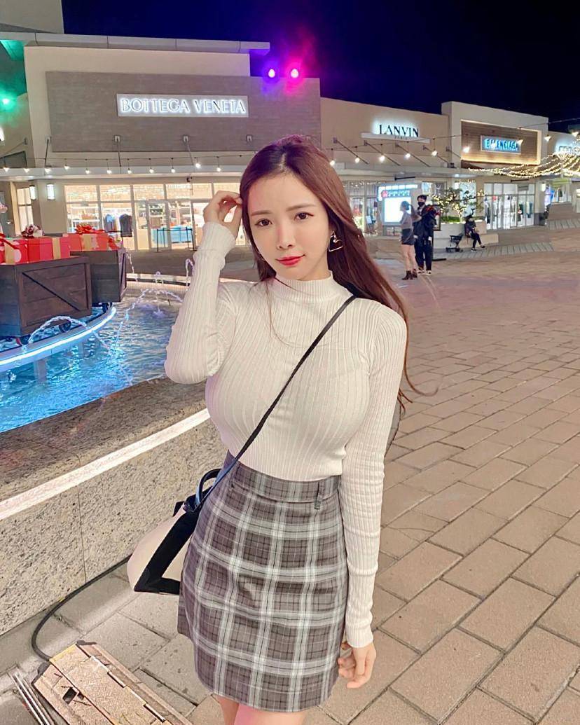 针织衫温柔大方显身材这样打扮的女生适合做女朋友吗