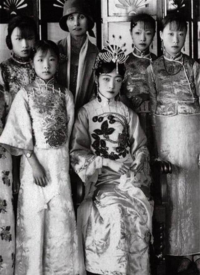 最后一位皇后婉容到底埋葬在哪里