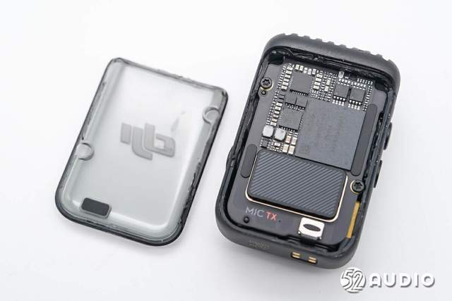 取掉发射器正面盖板.