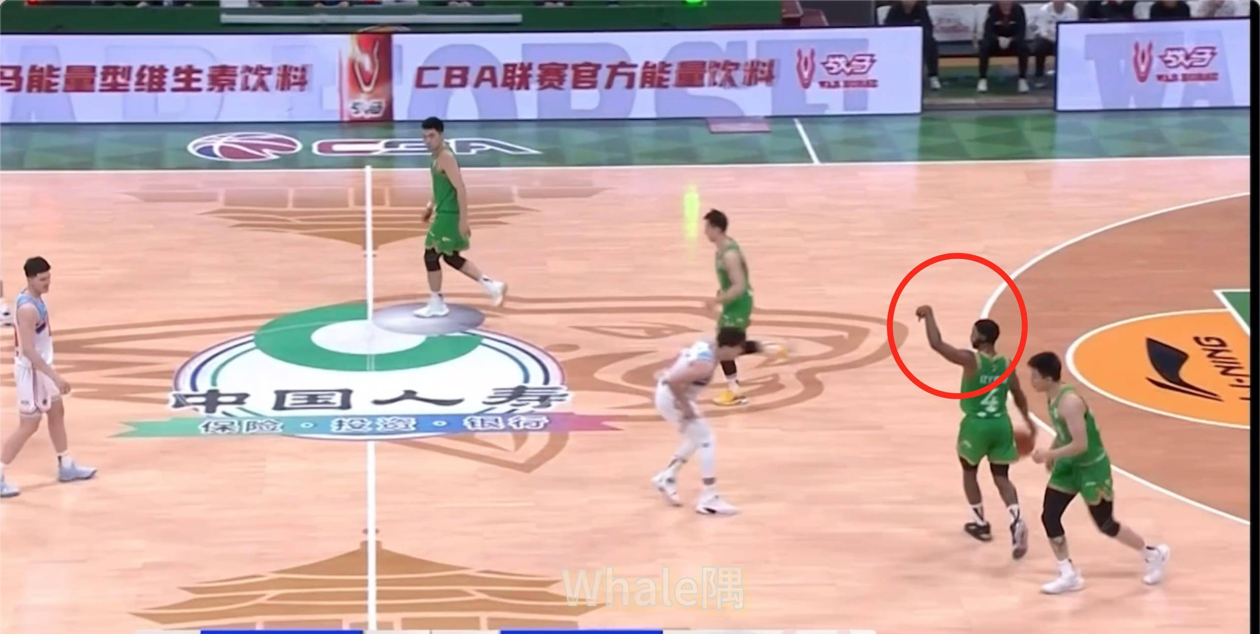 郭艾伦地方队专用战术助辽宁力克新疆一个战术四种变化打懵对手