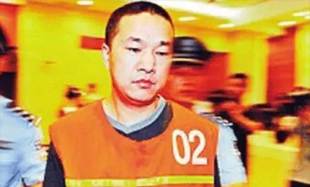 贵人朋友成老赖,他愤而锤杀其一家,案发后和尸体共处3天_艾建国_徐健