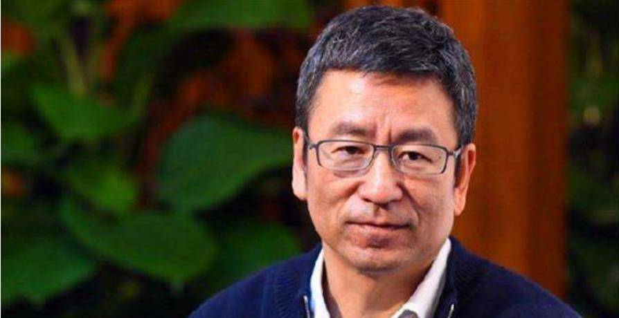 原创电视一哥白岩松患病5年如今52岁近况看起来很惋惜