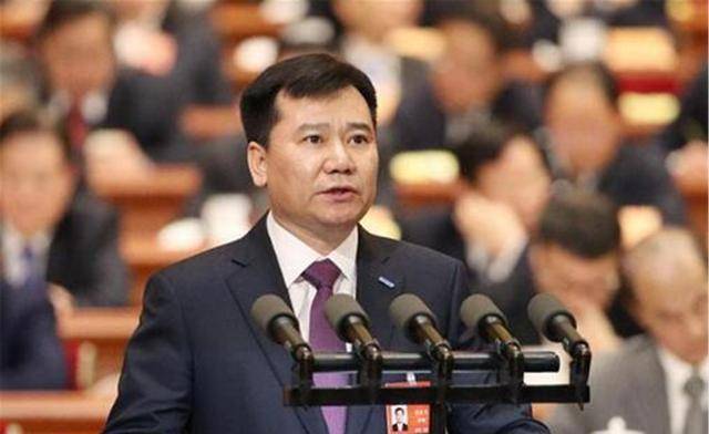 中国低调的富豪年入6000万,曾投资万达亏钱,怒而买37家万达百货_苏宁