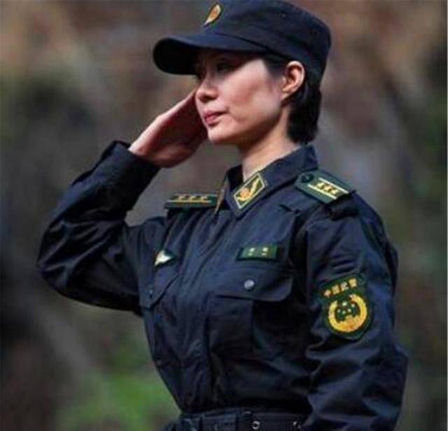 原创17岁加入女子特警队如今已是大校警衔她的老公是一个保安
