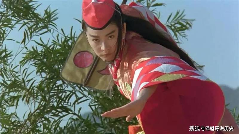 第二:东方不败东方不败,囚禁任我行后,成为日月神教教主.