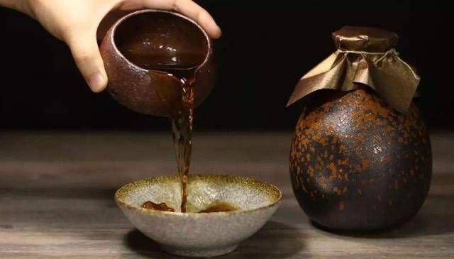 原创古代的酒到底多少度为何古人动不动喝好几坛都不会醉呢