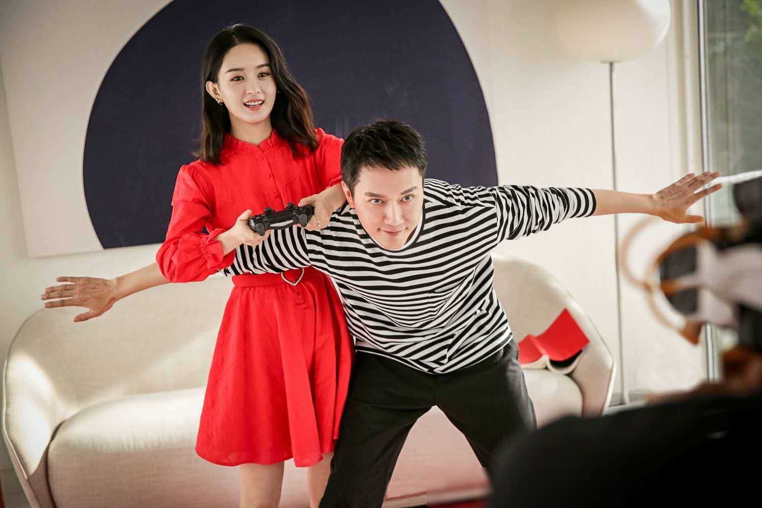 原创冯绍峰得意极了我那大杀四方的前妻赵丽颖如今到底有多牛