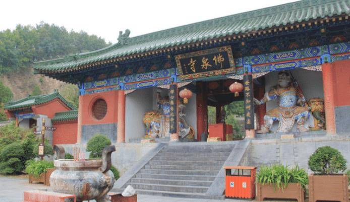 原创我国最亏钱的大佛投资12亿元却成了摆设游客拜不起