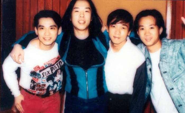 退出歌坛后被人找了20年, 可始终没人再见过_音乐_刘文正_黄家驹