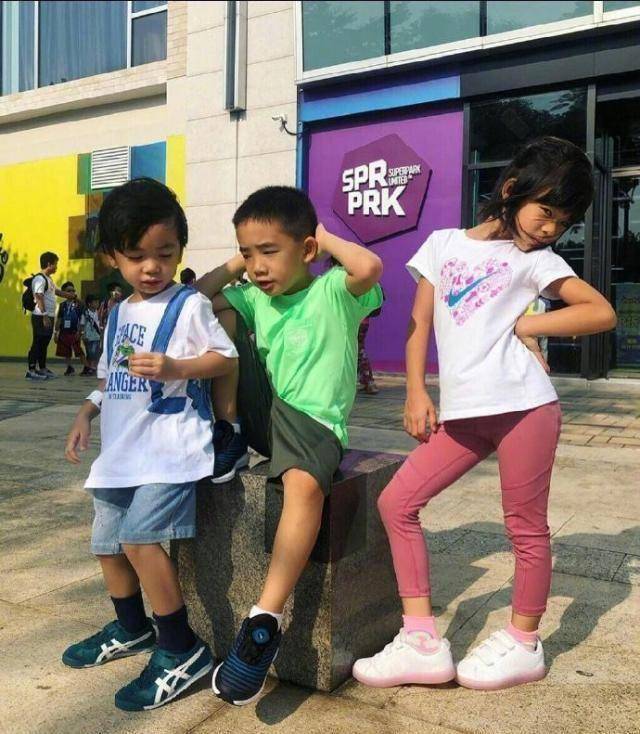 原创原创6岁jasper近照曝光颜值帅到爆表越来越像爸爸陈小春了