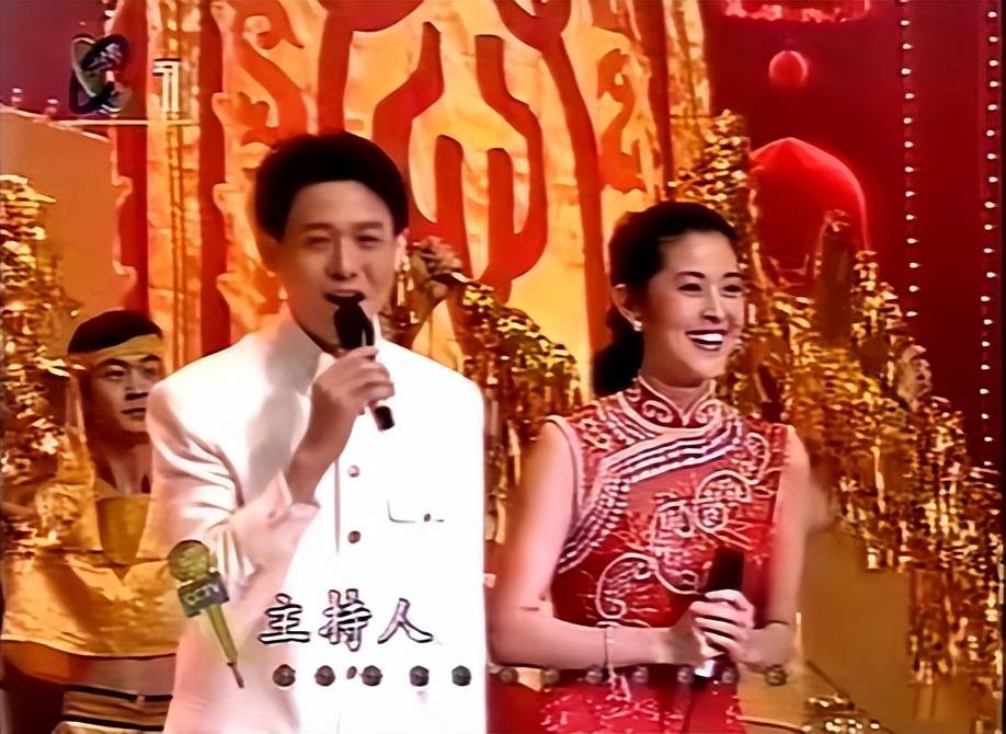 程前复出阵势大倪萍杨澜王雪纯3位老将型女主播全体出镜站台