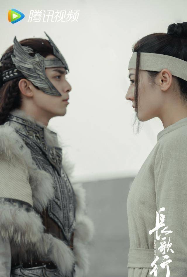 原创原创长歌行超甜互动吴磊闭眼给迪丽热巴系蝴蝶结粉丝磕到了