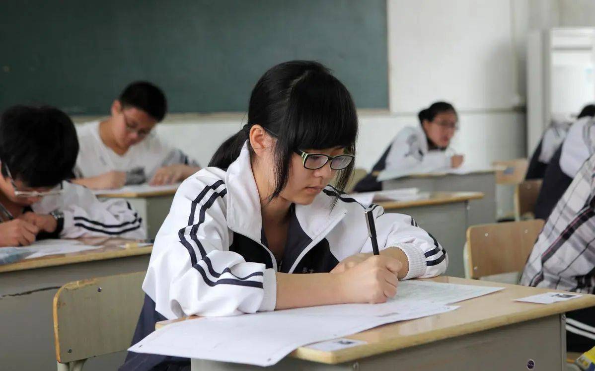 初一7门学科要怎么学才能让孩子到初二初三有学科优势中考成功冲进重