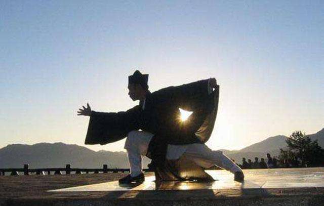 原创大师得武学真传却没有政治头脑空有一身绝艺只能流落街头