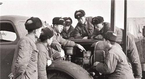 18岁小伙壮烈牺牲被葬在北京市中心火车也为他改道他是谁