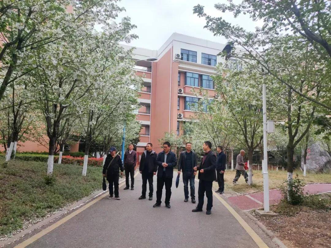 绵阳南山中学实验学校与江油市马角镇沉水村召开驻村帮扶座谈会