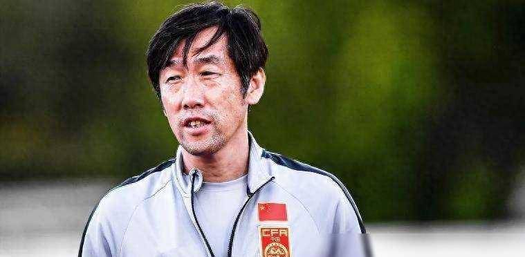 高洪波重归足坛,球迷翘首以待其再掌帅印女足新帅人选成终极悬念_足球