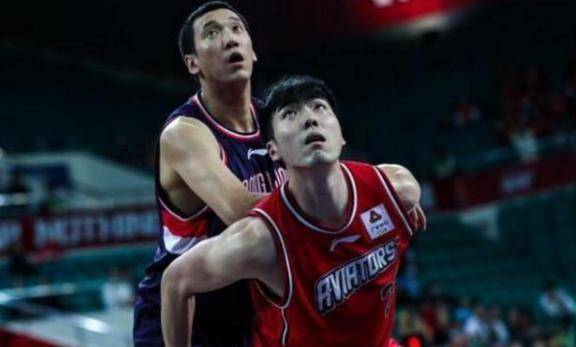 又一cba神射爆发,2米14的中锋三分准如库里_郑准_比赛_命中