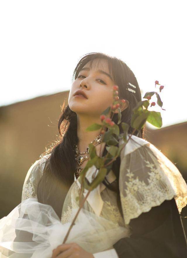 原创原创32岁阚清子美成初恋穿小黑裙清纯又温柔是恋爱的模样