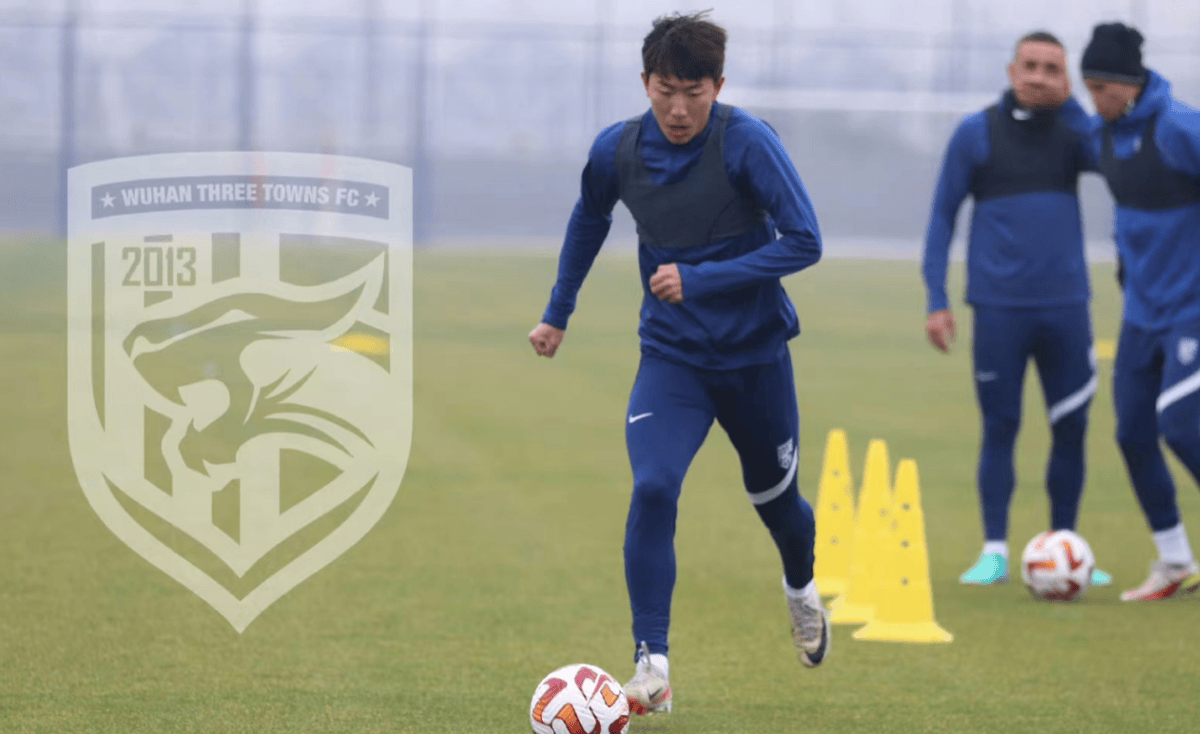 姜志鹏,朴志洙和吾米提江领衔的三镇后防线,尽管经验丰富,防守严密,但