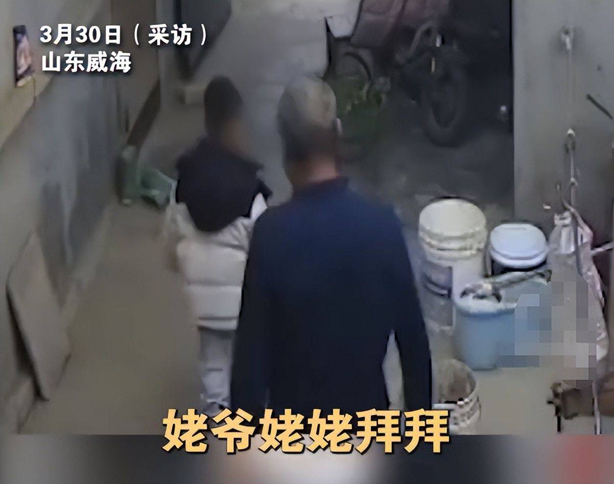 生母说是磕床上了,父亲晒儿子遗体照回应_涵涵_孩子_郑仁