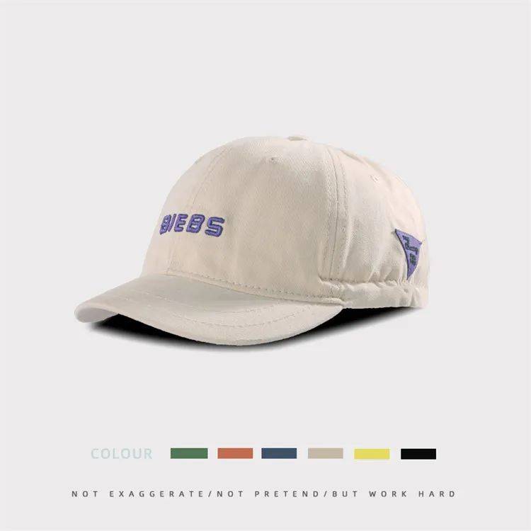 【产品卖点】时尚刺绣潮流百搭,5cm简约帽檐,不显单调,抽绳调节扣