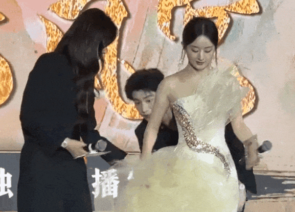 原创37岁杨幂对比36岁赵丽颖骨相老去和皮相老去的差距一目了然