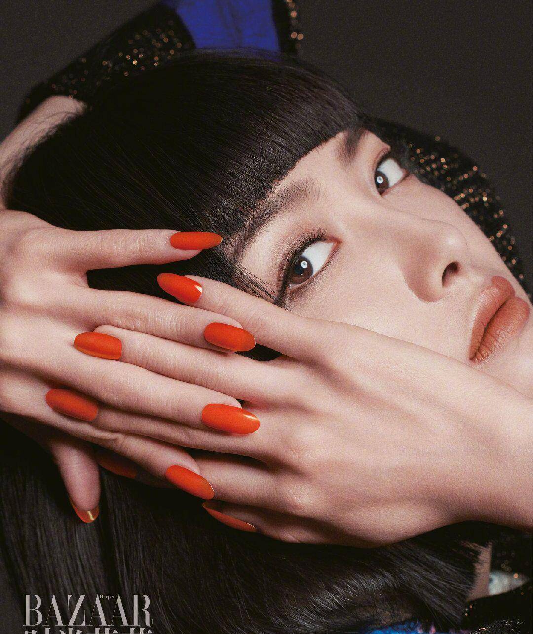 原创宋茜三登芭莎素颜照曝光风格迥异不像一个人手上的美甲抢镜