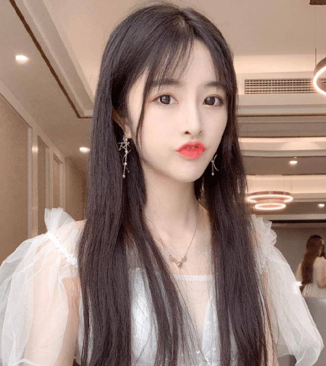 小仙女为洗白穿"汉服"拍照,睁眼那一刻惊艳全场,男粉:这谁顶得住