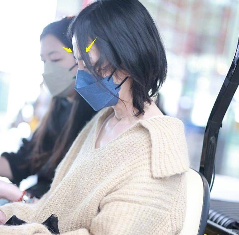 原创娱乐圈八卦54岁王菲和17岁女儿李嫣机场遭曝光母女状态大不同