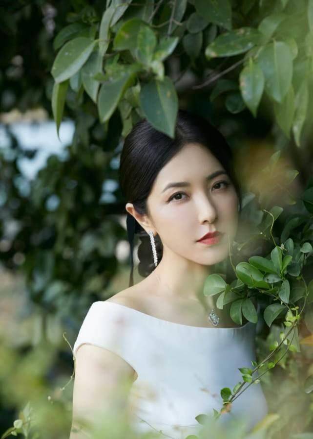 原创原创46岁曾黎京剧唱腔惊艳多年未红情史坎坷几任男友却是影帝