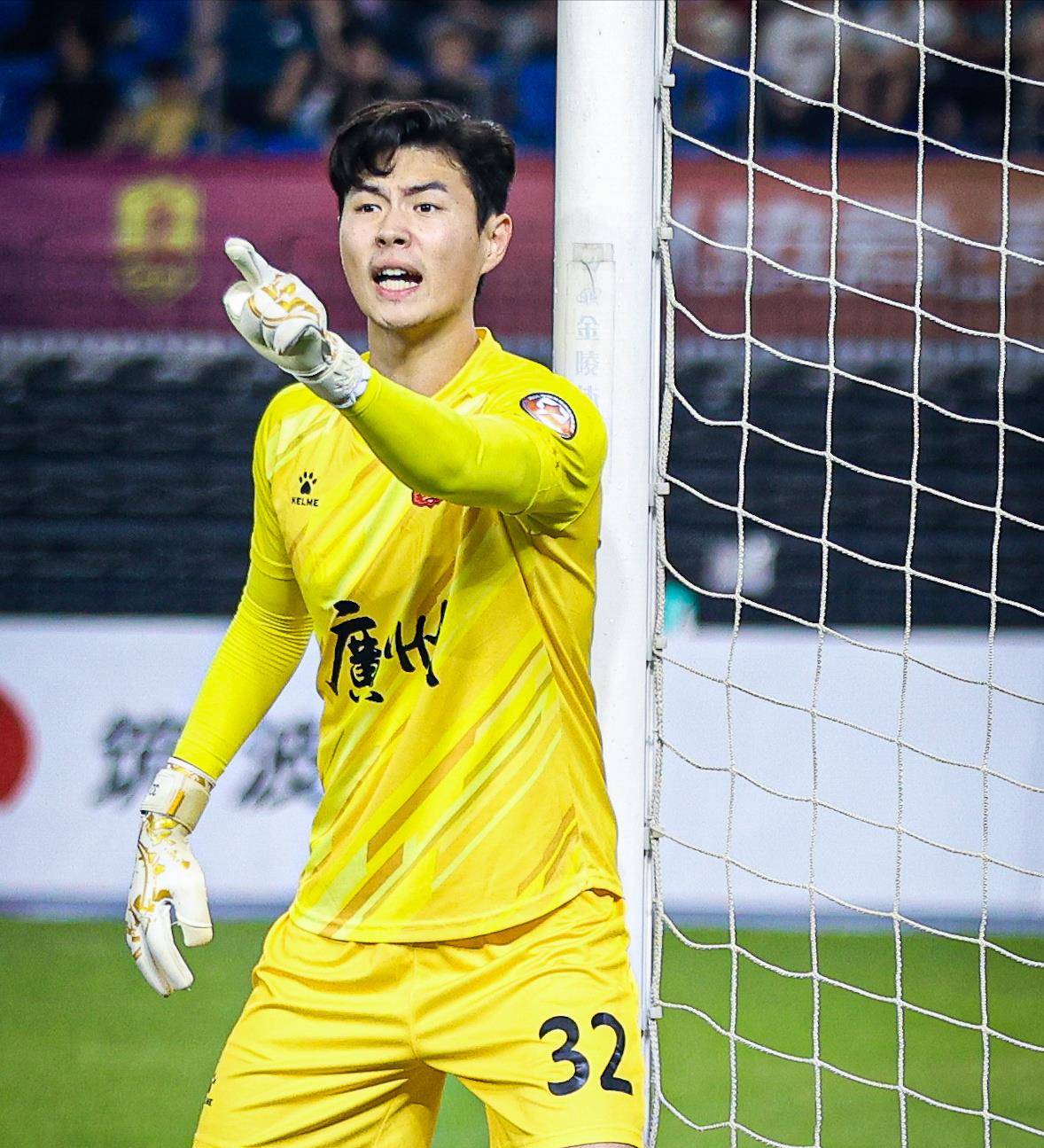 原创05广州队主场惨败升班马踢疯了升至次席3外援不如全华班