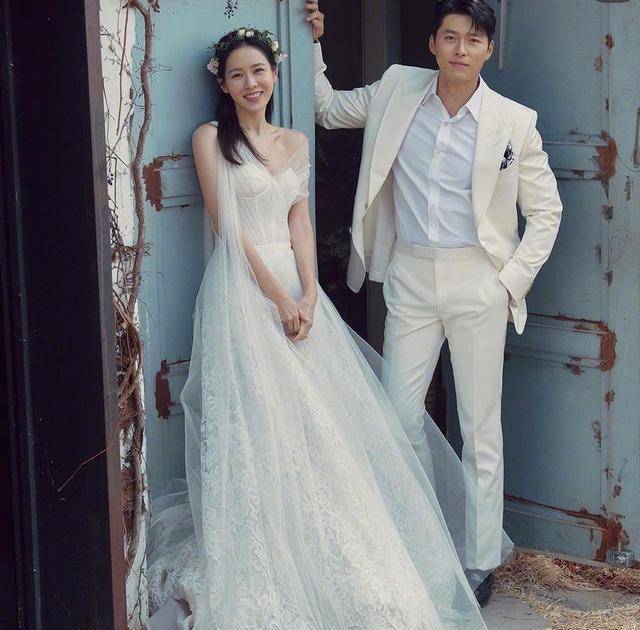 原创孙艺珍晒美照庆结婚两周年穿10万元婚纱美出圈玄彬婚后变邋遢