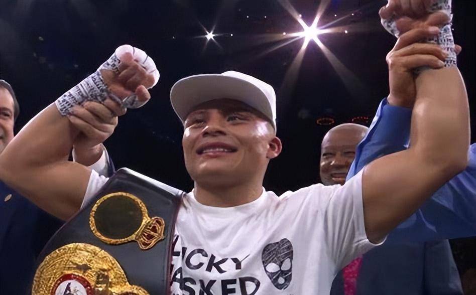 艾萨克克鲁兹tko罗梅罗成为新任wba超轻量级世界拳王