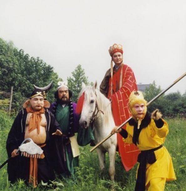 原创西游记剧组重聚唐僧身材发福严重六小龄童起身迎接陈丽华