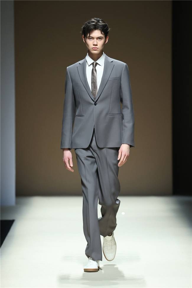 创世trandsaw24collection致敬分寸