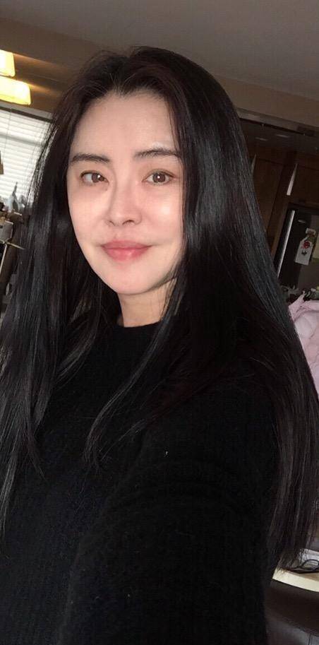 原创52岁的王祖贤不需要冻龄发福也自带仙气