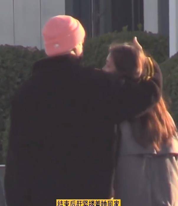 原创r1se又塌房夏之光与美女十指紧扣去驾校甜蜜摸头杀疑恋情曝光