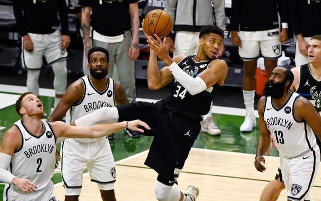 原创原创39比51篮网内线被雄鹿锤爆为什么纳什坚持不用小乔丹