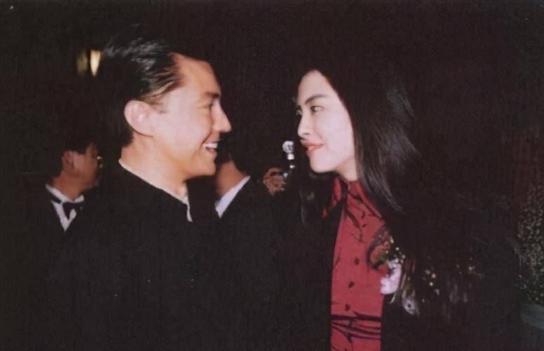 "亚洲第一美男",王祖贤都为之着迷,巅峰时突然消失,一生成迷_张国荣