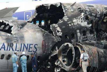 22岁空姐从万米高空无伞坠落幸运生还后开口就说给我抽支烟