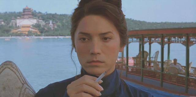 原创尊龙没有父母没有子女至今单身认了两棵千年老树当祖父母