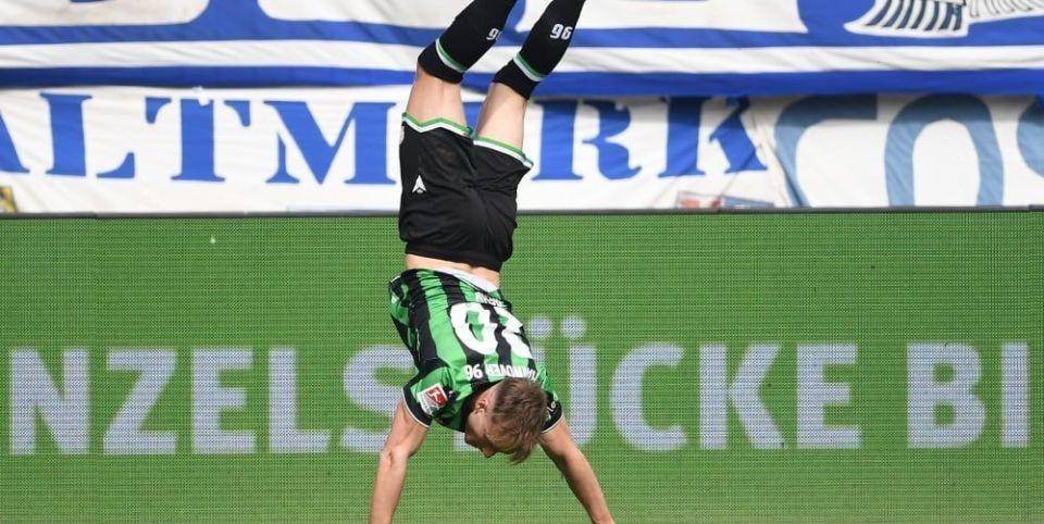 德国第二轮273连胜圣保利希望时隔13年重返德甲1胜1负汉堡跌至第四位