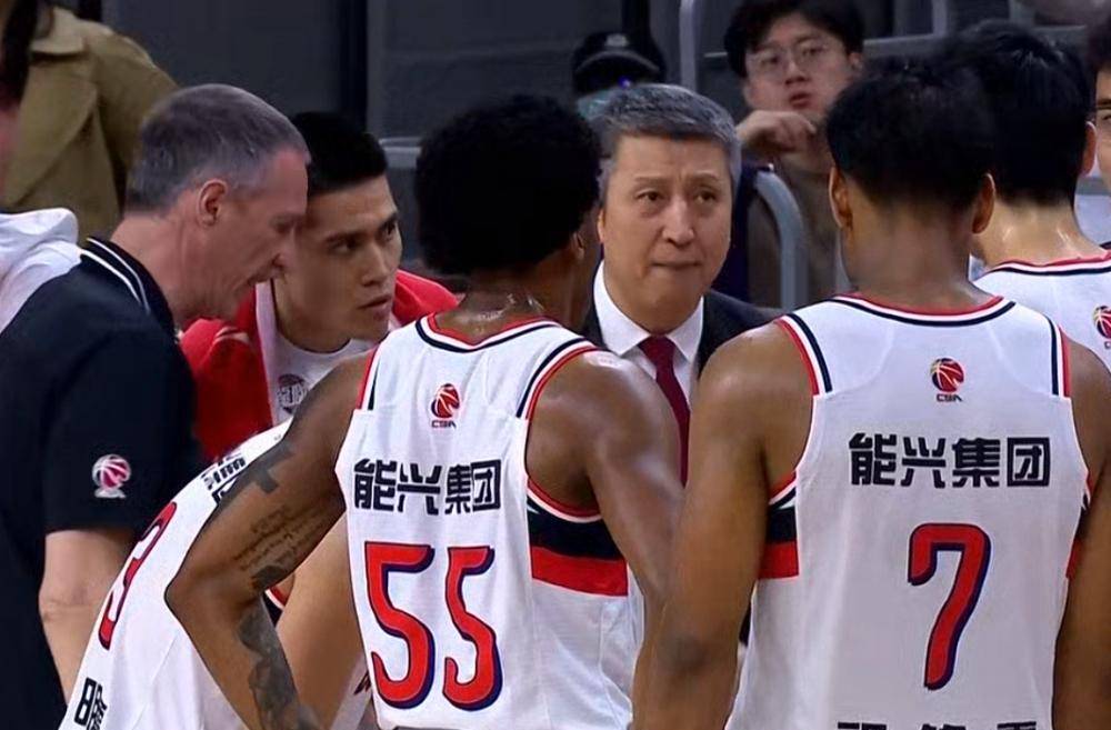 杜锋赛后却大赞郭士强,这又是为什么_比赛_周琦_进攻