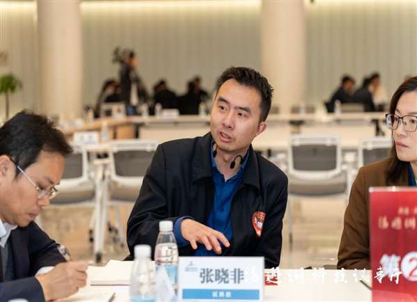 "梦想小镇是江夏区推进的重点工作之一,目标是以阳光创谷为核心区域