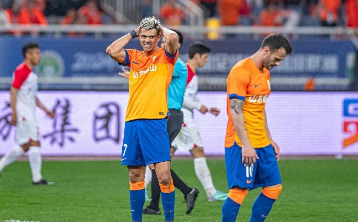 贾德松亲口解释伤情,刘越总结一针见血:泰山队引援思路有大问题_比赛_