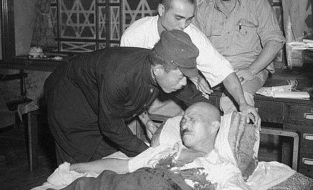 战犯东条英机伏法全过程:上绞刑台时双腿打颤,临死前大呼6个字_日本