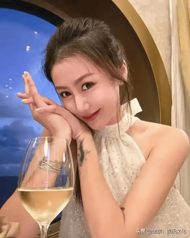 原创汪峰第5个老婆看看是否比国际章子怡漂亮究竟是谁