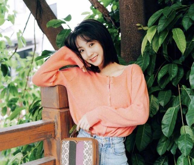 邢菲夏日穿搭太甜了满满的元气少女感一秒回到十八岁